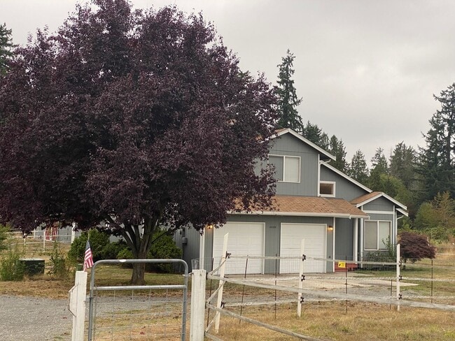Building Photo - Wonderful 3 Bed, 2 Bath w/Optional 3 Acre ...