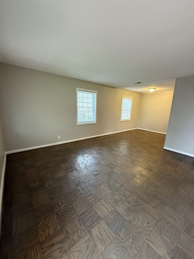 Photo - 537 Grant St