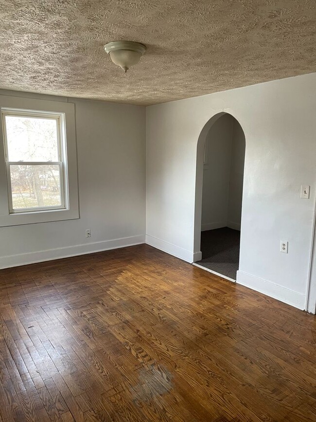 Building Photo - 849 Baker St Unit 3 Rental