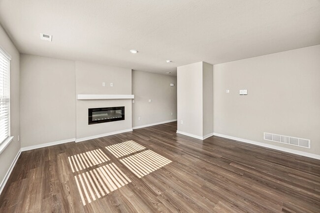 Photo - SPACIOUS TOWNHOME!! 3 Bedroom, 2.5 Bathroom Townhome in West Des Moines!