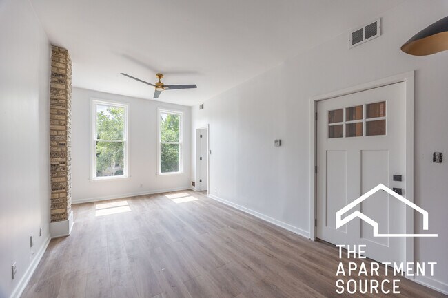 Photo - 2208 W Erie St Unit 2f