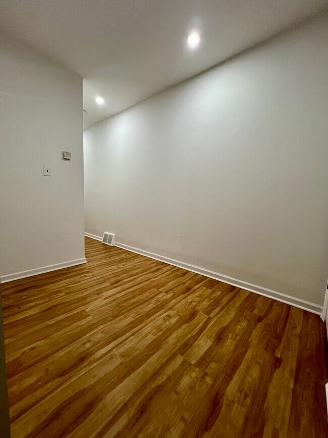 Photo - Newly Renovated 2-Bedroom Apartment in Hunting Park! PHA ACCEPTED! Unidad 1