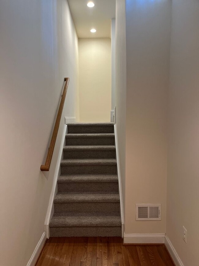 Photo - Large Townhouse In Haymarket