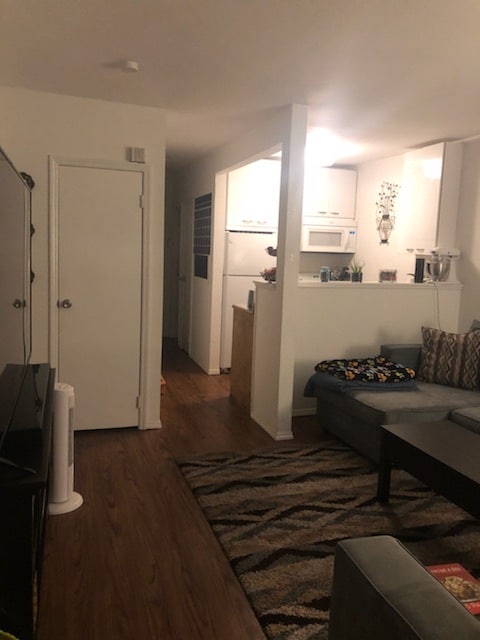 open floor plan - 1089 River Rd Unit #1