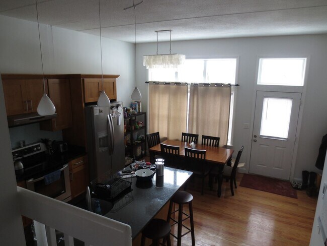 22 Hayden St