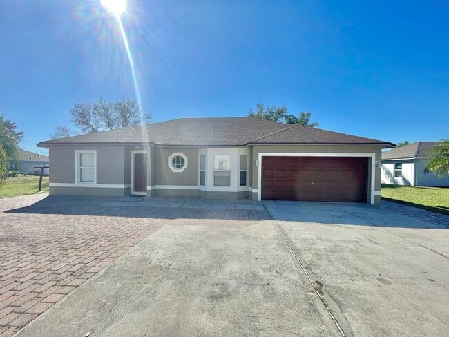 Building Photo - 221 Cobalt Dr