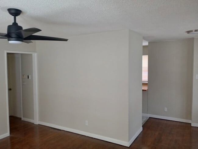 Photo - 9725 Medford Dr