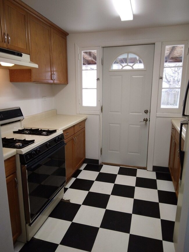 Photo - 810 Sullivan Ct