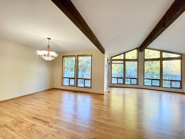 Photo - Spacious Somerset Home on a Large Flat Lot