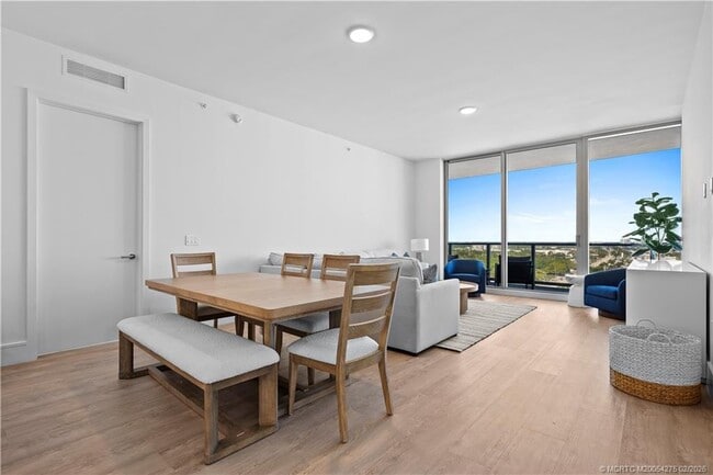 Photo - 220 Lake Shore Dr Unit 1413