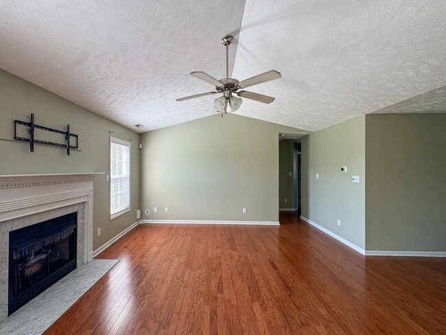 Photo - Beautiful 4 Bed 2 Bath Home in Fayetteville