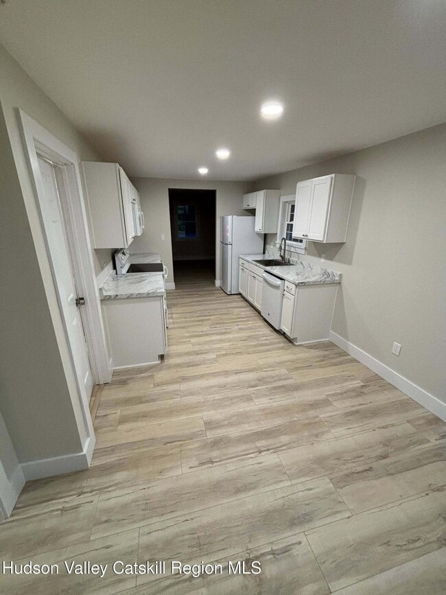 Photo - 13 Saugerties Manor Rd