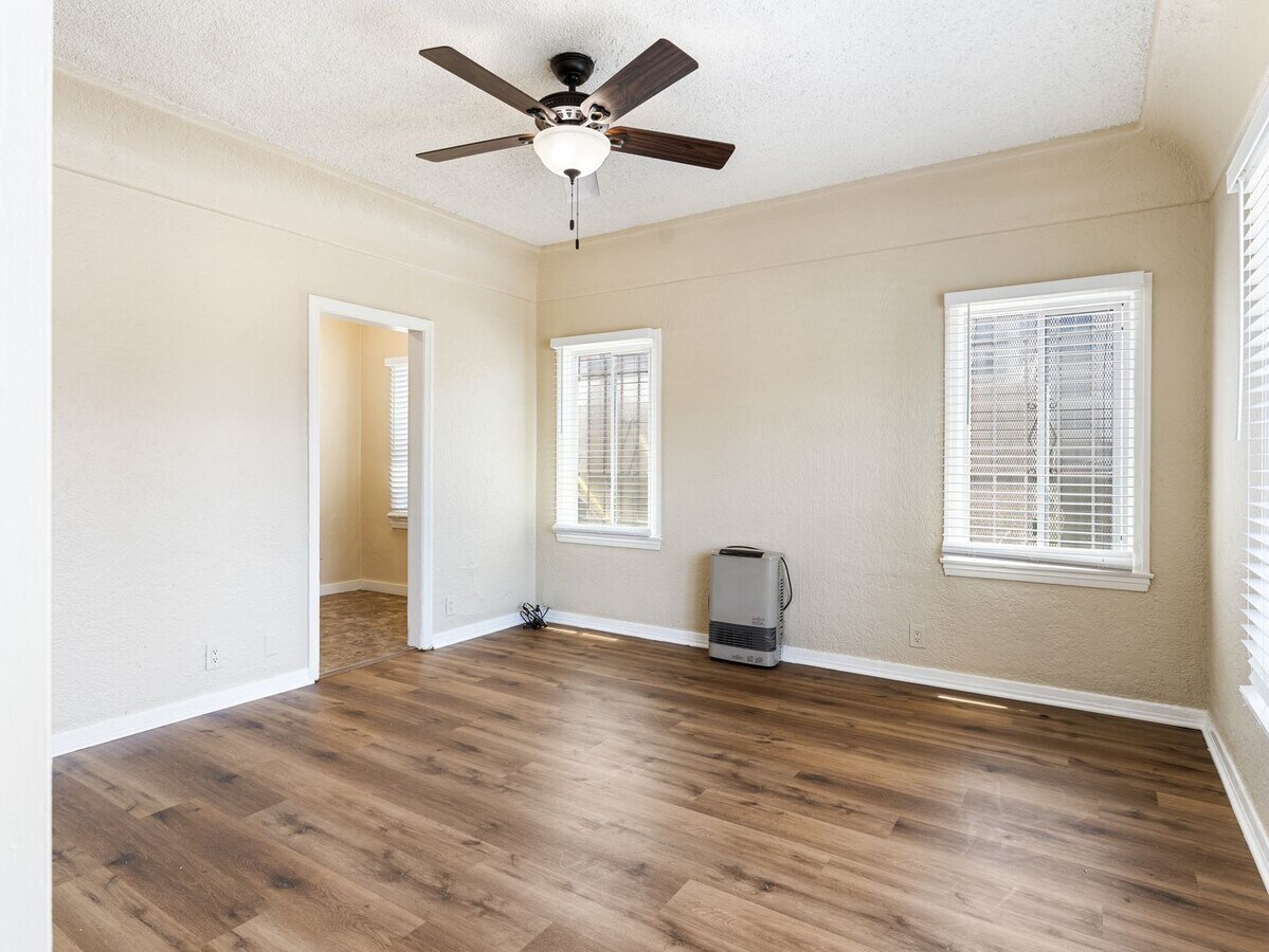 Photo - 1324 Peterson Avenue