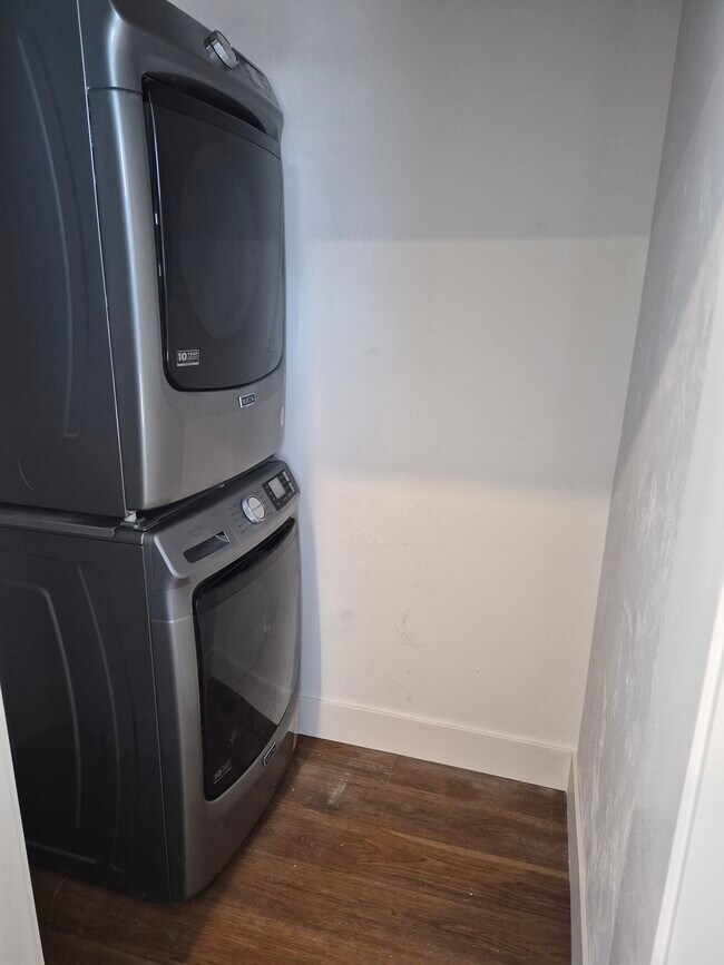 Laundry - 13 Birch Meadow Rd Unit 13