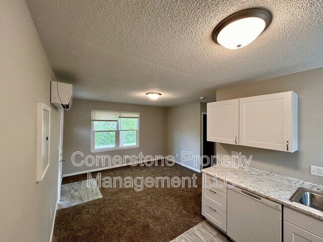 Photo - 8160 Oak Dr
