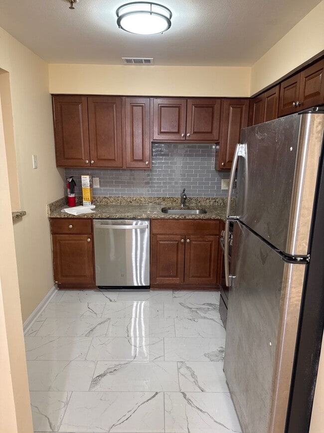Building Photo - 414 Waterford Dr Rental
