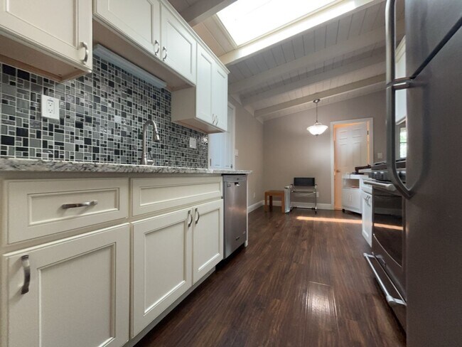 Photo - Updated 3 bedroom close to downtown and UC Davis campus, available for July move in!