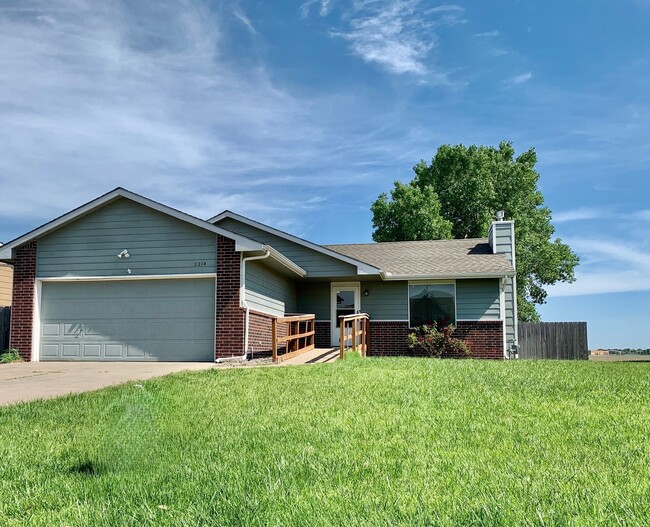 4 bed, 3 bath Home w/ 2 car garage in Hays... - 4 bed, 3 bath Home w/ 2 car garage in Hays...