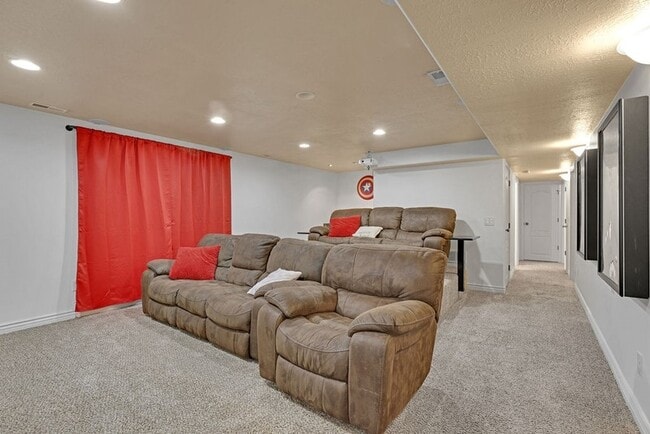 Photo - 2093 E View Dr