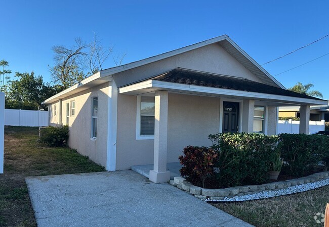 Building Photo - 3 Bedroom 2 Bathroom in Haines City Rental