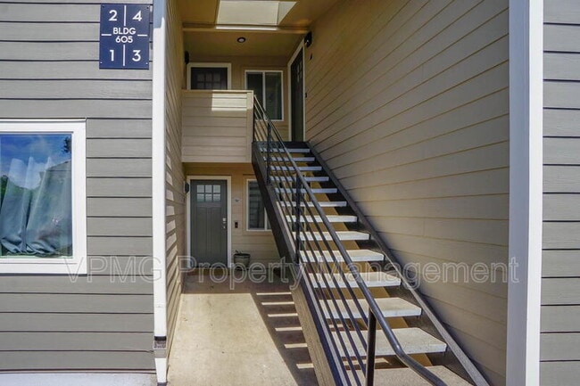 Building Photo - 605 SE 121st Ave Unit 4
