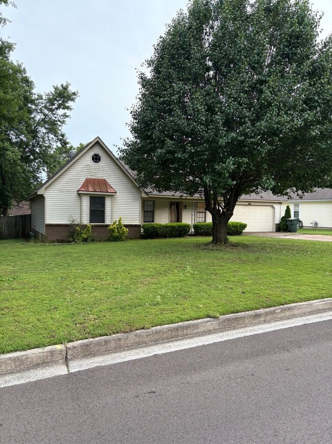 Building Photo - 973 Greencliff Dr