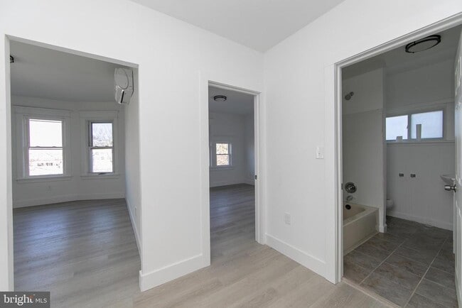 Photo - 1112 Collings Ave