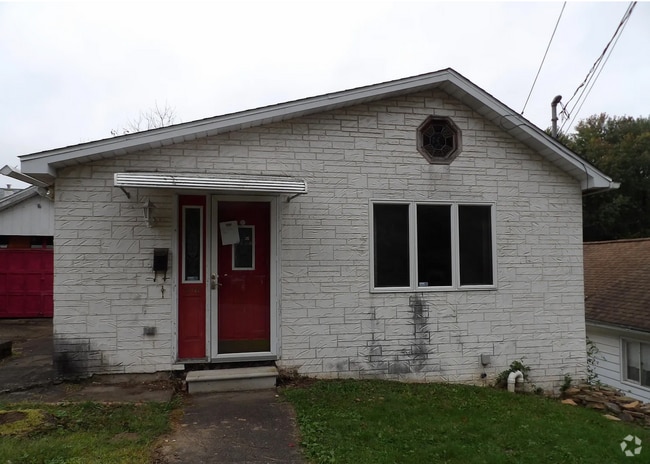 Building Photo - Newly Renovated 3 Bed/1 Bath Single Family... Rental