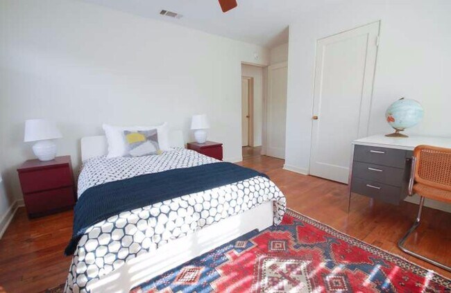 Building Photo - J01 Unit B