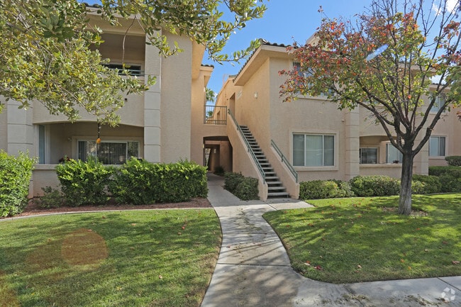 Complejo - San Moritz and Angel Point Apartments