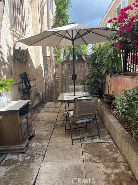 Building Photo - 15527 Parthenia St