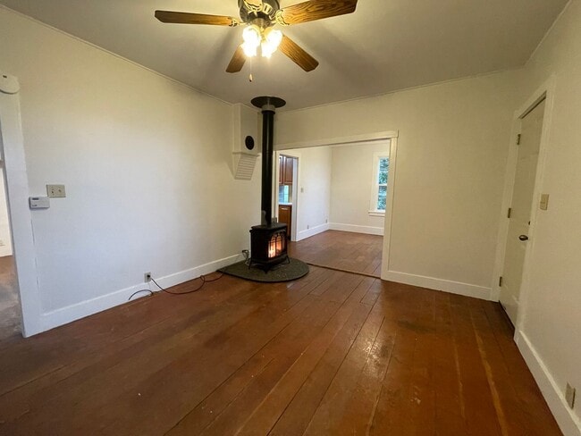 Photo - ***PENDING APPLICATION***Charming and Cozy Home In Scenic North Whidbey