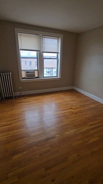 Photo - 39-19 62nd St