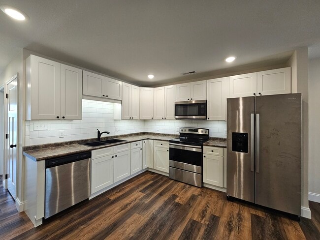 Kitchen - 519 Hendrickson St Unit B