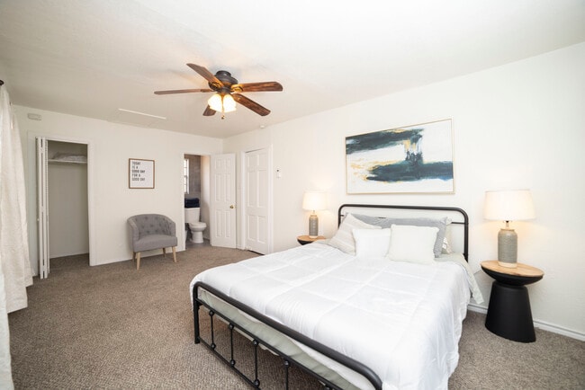 Photo - 102 Lovera Blvd