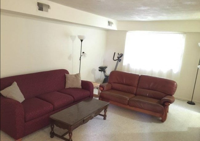 dinner room_2 - 1121 W Aaron Dr