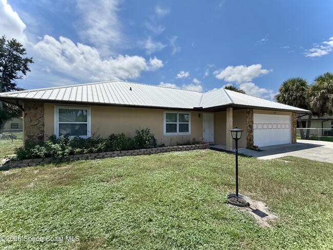 Photo - 757 Beard Ave