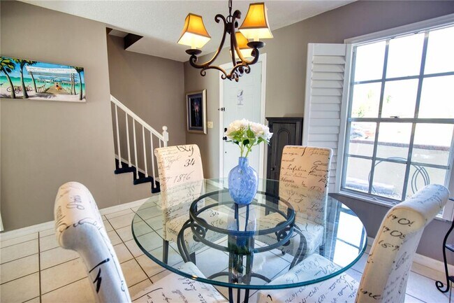 Photo - 744 Cadiz Rd