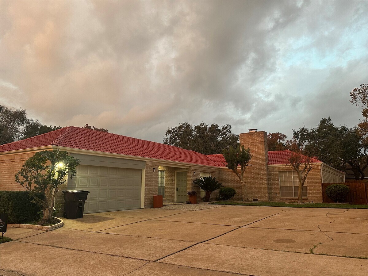 Photo - 7846 Bankside Dr