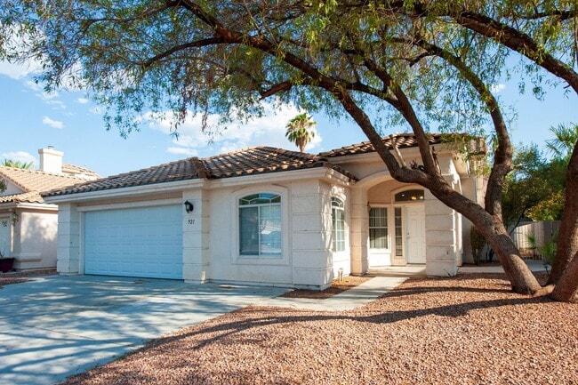 921 E English Heather Dr