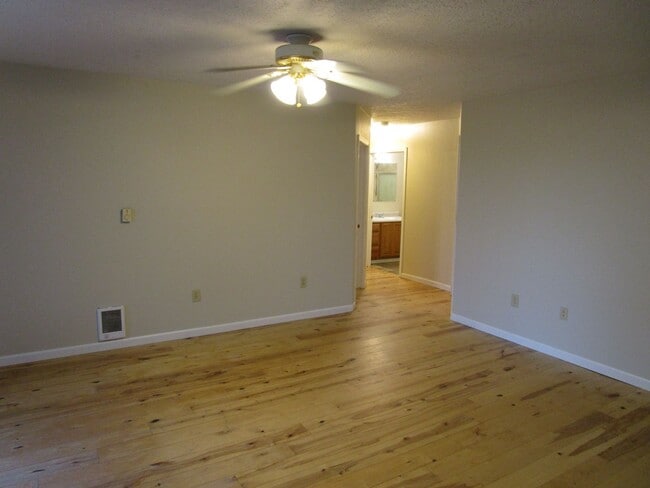 Photo - 7110 Teenie Rd