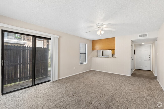 2BR, 2BA - 851SF - Living Room - Oak Court Apartments