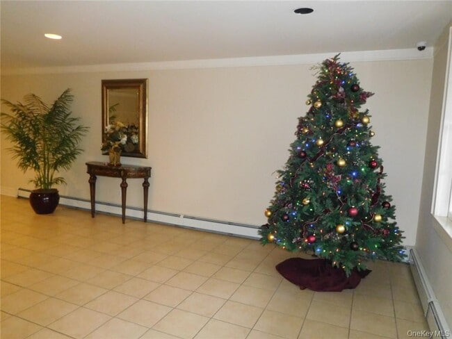 Photo - 4 Consulate Dr Unit 1-M