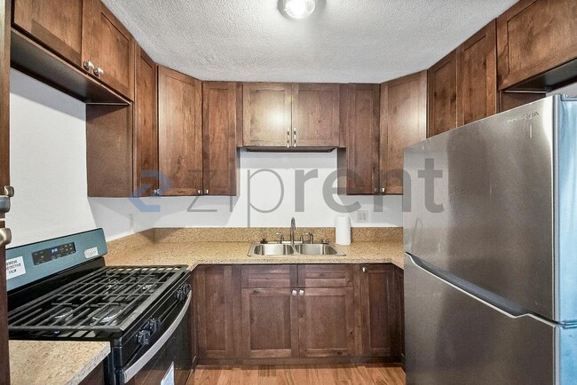 Photo - 2458 Normandie Ave