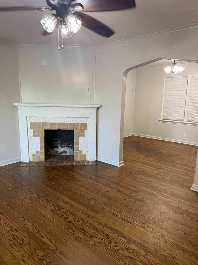 Building Photo - 2725 W Park Pl Rental