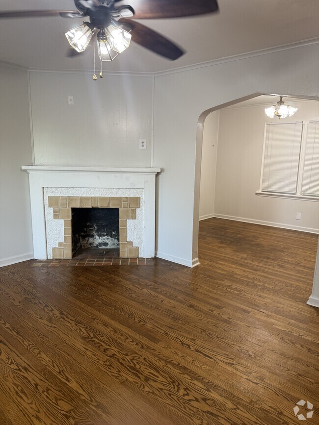 Building Photo - 2725 W Park Pl Rental