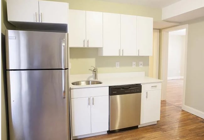 Building Photo - 4043 Washington St Unit 2