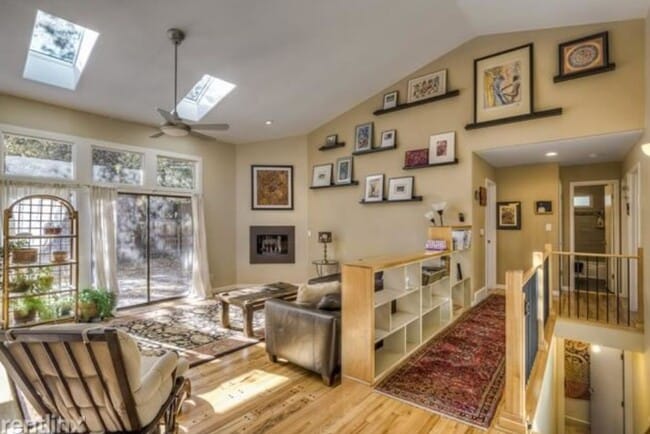 Photo - 1320 Oak Ct