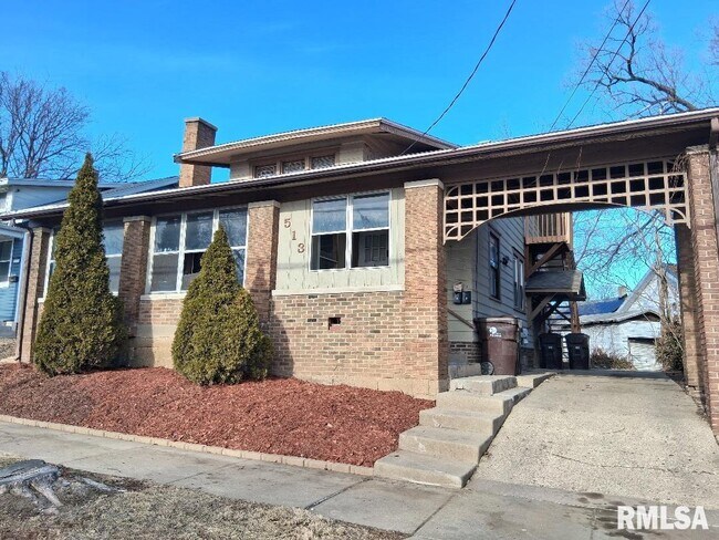 Photo - 513 W Loucks Ave