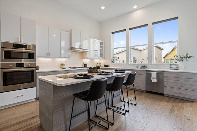 Photo - 6124 Florencia Ln